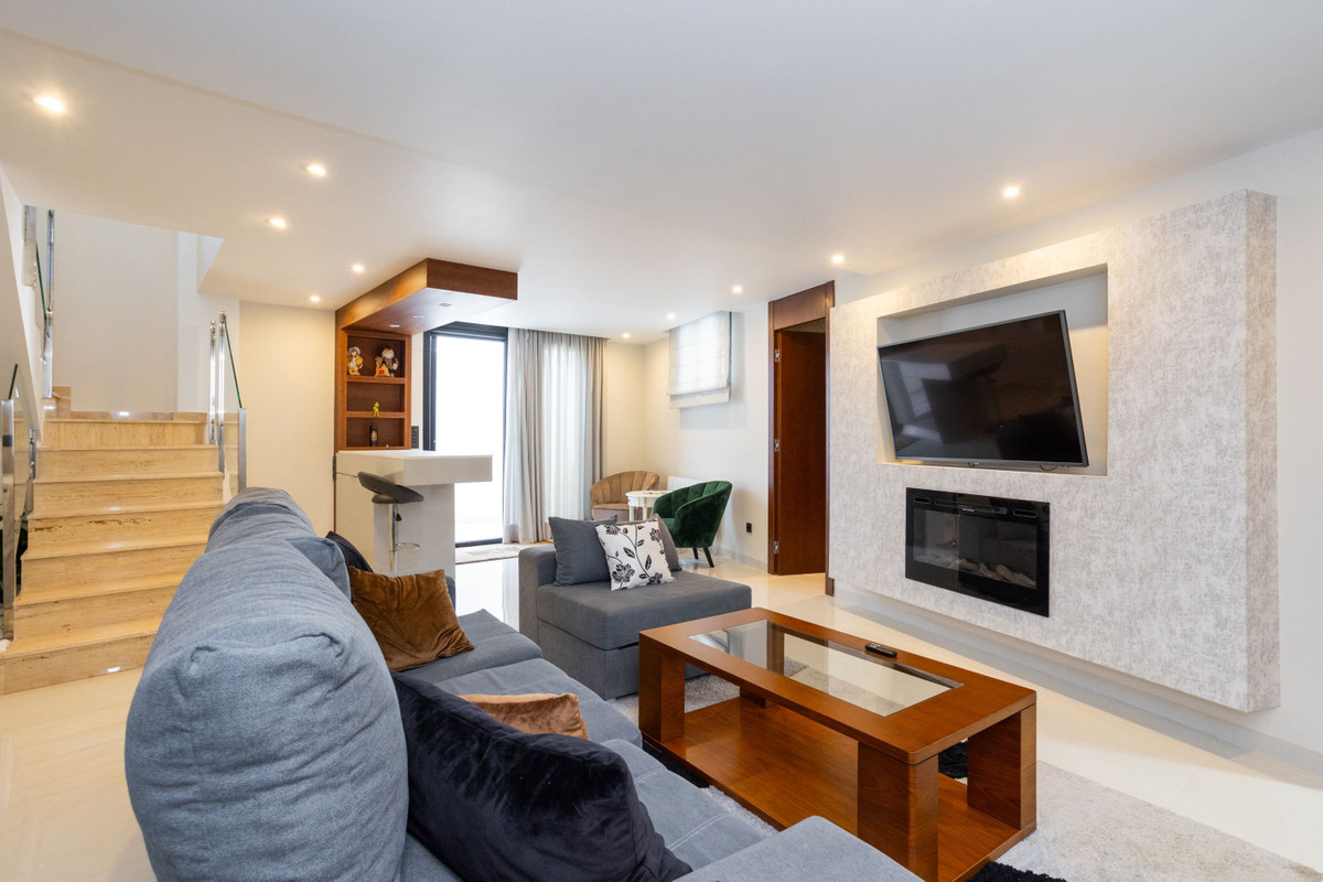 For sale - 3 Bedroom 4 Bathroom House - Detached Villa in Orihuela - Villamartin  - Alicante