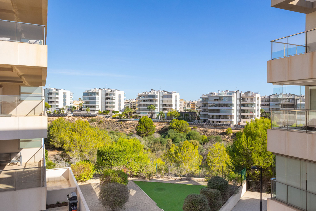For sale - 4 Bedroom 2 Bathroom Apartment - Middle Floor Apartment in Orihuela - Los Dolses  - Alicante