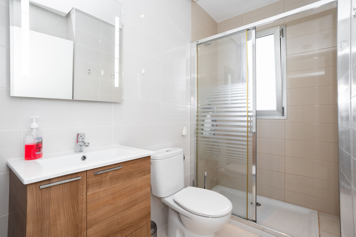 For sale - 4 Bedroom 2 Bathroom Apartment - Middle Floor Apartment in Orihuela - Los Dolses  - Alicante