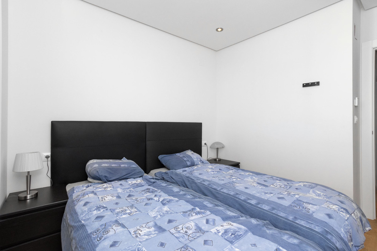 For sale - 4 Bedroom 2 Bathroom Apartment - Middle Floor Apartment in Orihuela - Los Dolses  - Alicante