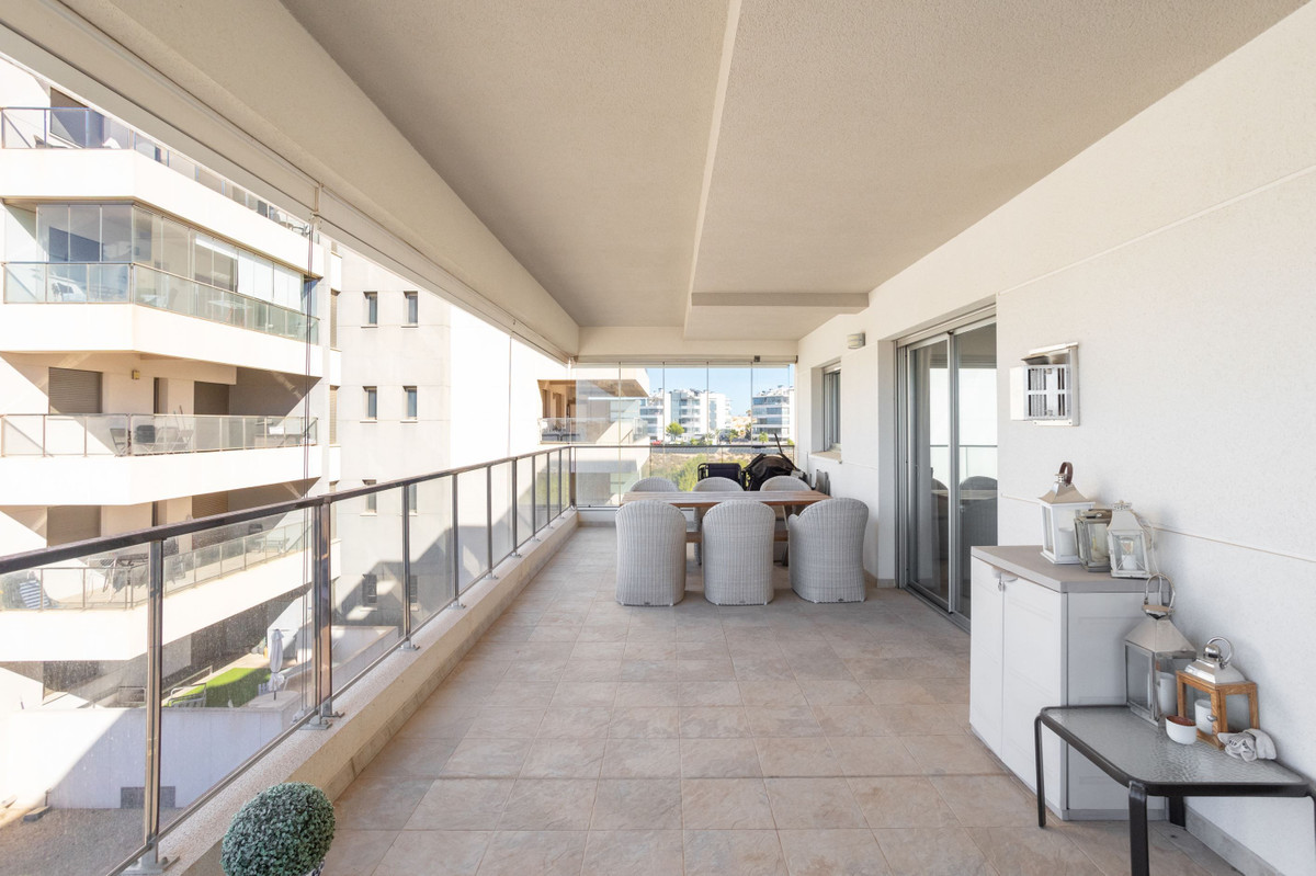For sale - 4 Bedroom 2 Bathroom Apartment - Middle Floor Apartment in Orihuela - Los Dolses  - Alicante