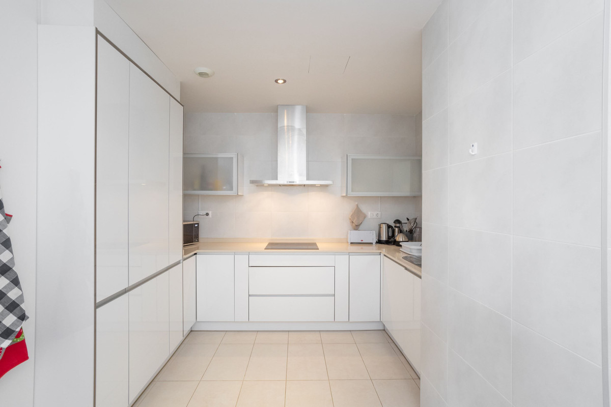 For sale - 4 Bedroom 2 Bathroom Apartment - Middle Floor Apartment in Orihuela - Los Dolses  - Alicante