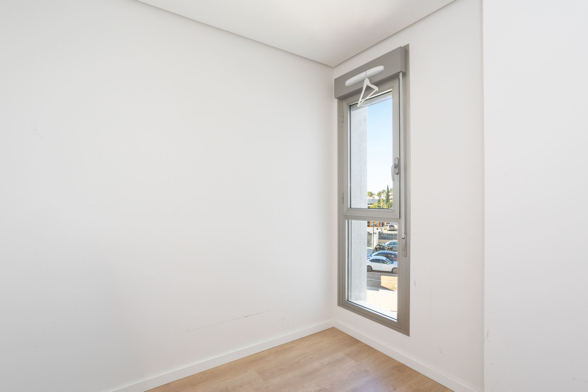 For sale - 4 Bedroom 2 Bathroom Apartment - Middle Floor Apartment in Orihuela - Los Dolses  - Alicante