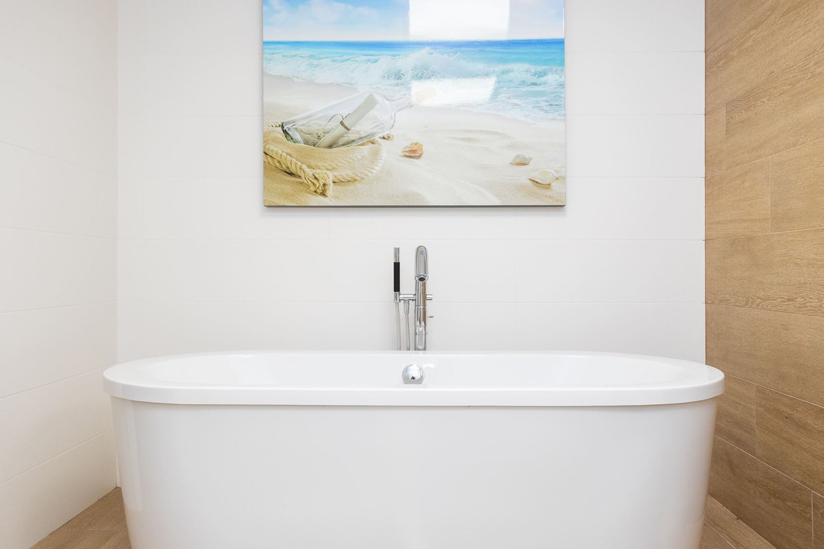 For sale - 5 Bedroom 5 Bathroom House - Detached Villa in San Miguel de Salinas - San Miguel de Salinas Centro  - Alicante