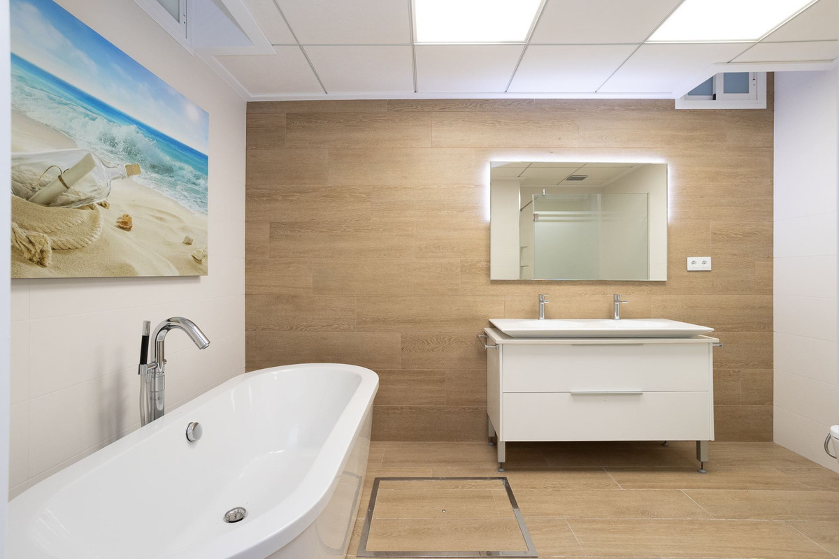 For sale - 5 Bedroom 5 Bathroom House - Detached Villa in San Miguel de Salinas - San Miguel de Salinas Centro  - Alicante