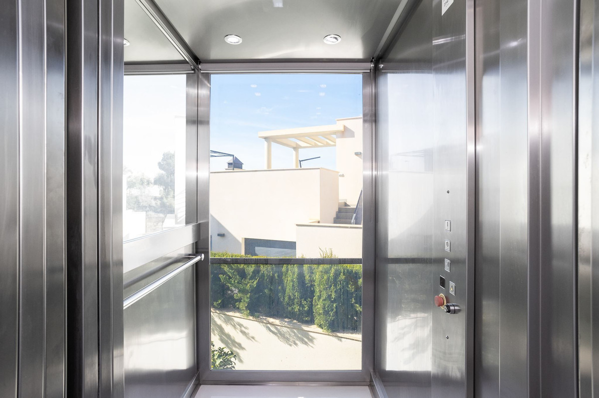 For sale - 5 Bedroom 5 Bathroom House - Detached Villa in San Miguel de Salinas - San Miguel de Salinas Centro  - Alicante