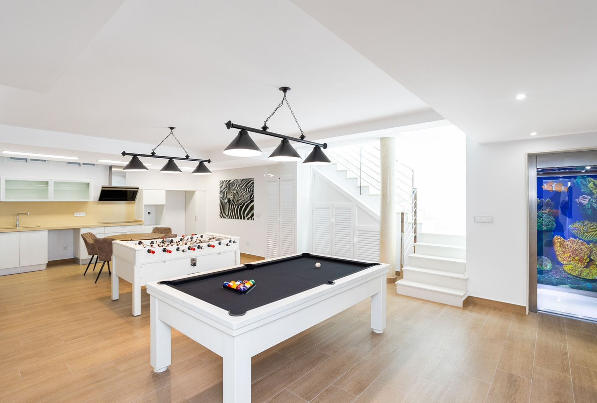 For sale - 5 Bedroom 5 Bathroom House - Detached Villa in San Miguel de Salinas - San Miguel de Salinas Centro  - Alicante