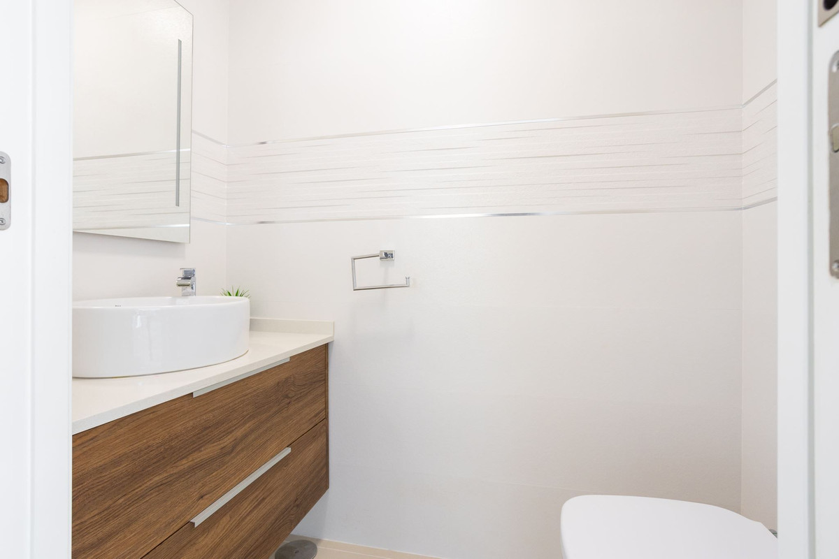 For sale - 5 Bedroom 5 Bathroom House - Detached Villa in San Miguel de Salinas - San Miguel de Salinas Centro  - Alicante