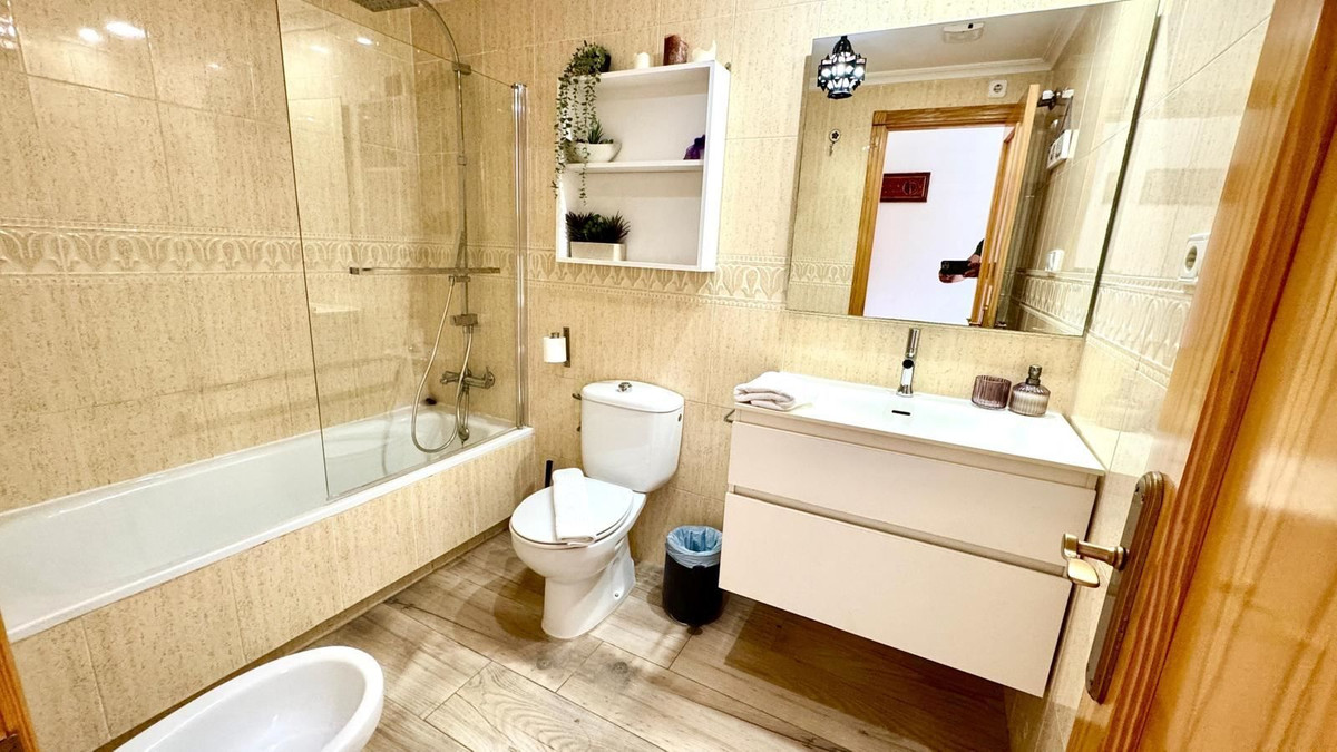For sale - 2 Bedroom 2 Bathroom Apartment - Middle Floor Apartment in Santa Pola - Gran Alacant  - Alicante