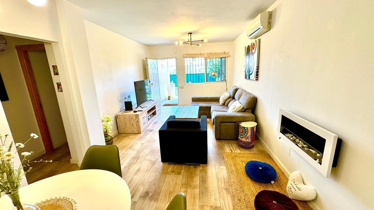 For sale - 2 Bedroom 2 Bathroom Apartment - Middle Floor Apartment in Santa Pola - Gran Alacant  - Alicante