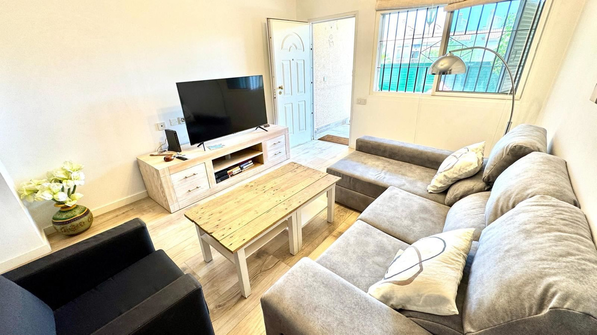 For sale - 2 Bedroom 2 Bathroom Apartment - Middle Floor Apartment in Santa Pola - Gran Alacant  - Alicante