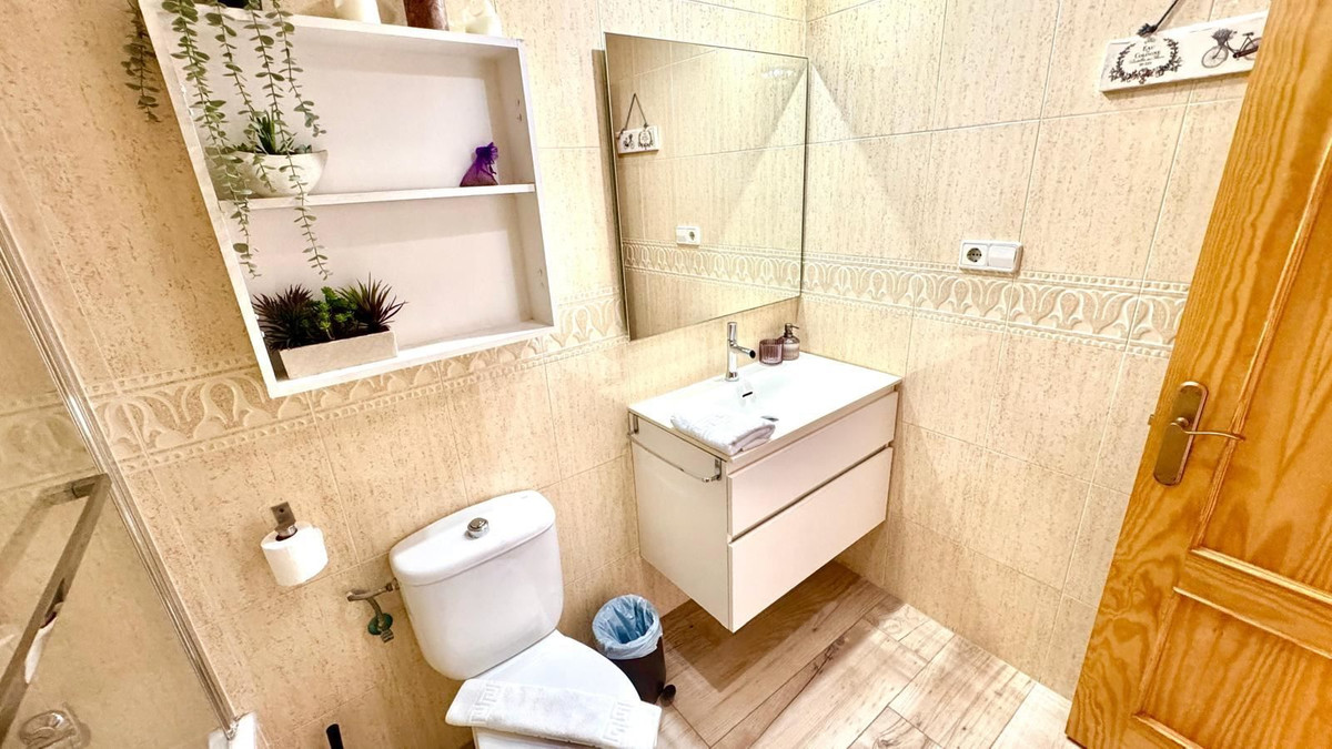 For sale - 2 Bedroom 2 Bathroom Apartment - Middle Floor Apartment in Santa Pola - Gran Alacant  - Alicante