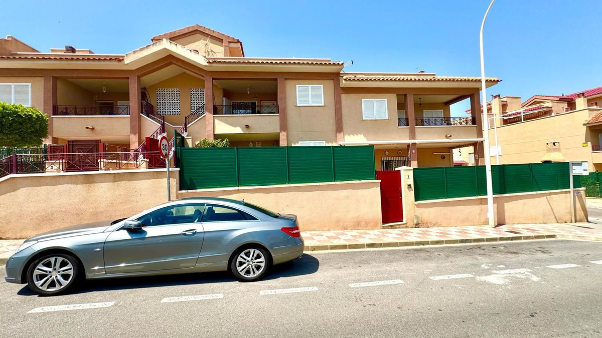 For sale - 2 Bedroom 2 Bathroom Apartment - Middle Floor Apartment in Santa Pola - Gran Alacant  - Alicante