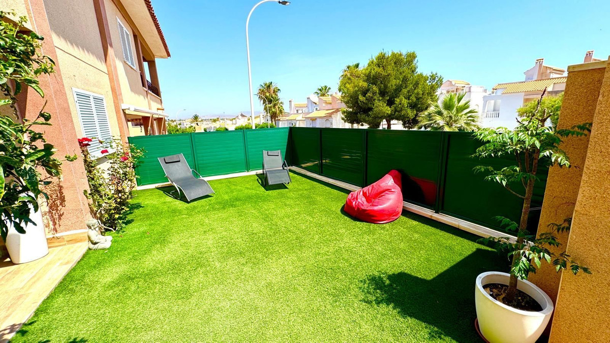 For sale - 2 Bedroom 2 Bathroom Apartment - Middle Floor Apartment in Santa Pola - Gran Alacant  - Alicante