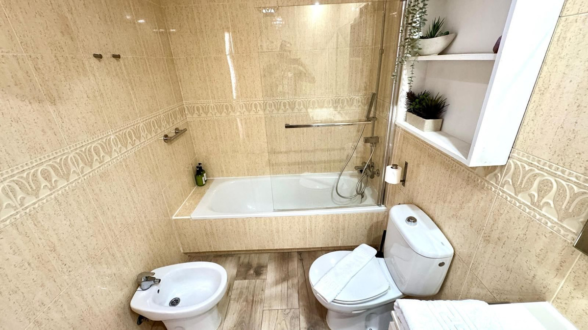 For sale - 2 Bedroom 2 Bathroom Apartment - Middle Floor Apartment in Santa Pola - Gran Alacant  - Alicante