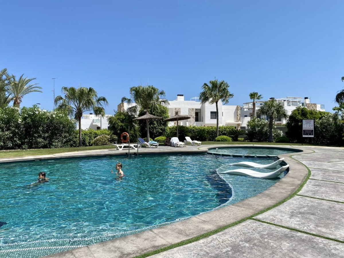 For sale - 3 Bedroom 2 Bathroom Apartment - Middle Floor Apartment in Orihuela - Los Balcones  - Alicante