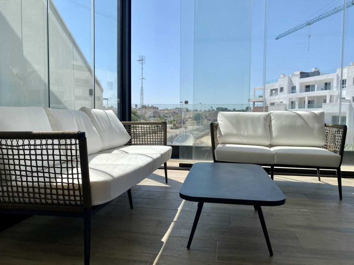 For sale - 3 Bedroom 2 Bathroom Apartment - Middle Floor Apartment in Orihuela - Los Balcones  - Alicante