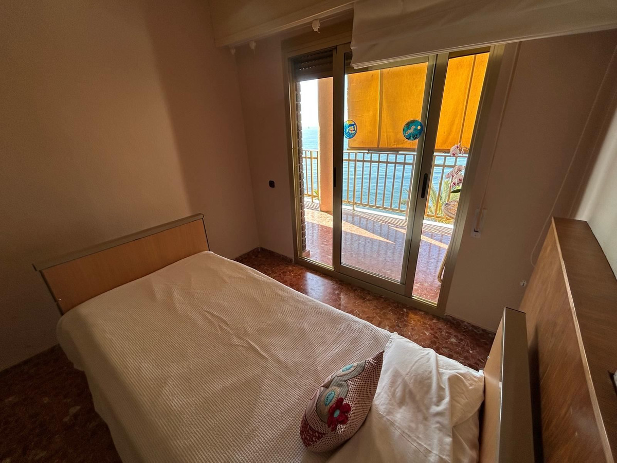 For sale - 4 Bedroom 3 Bathroom Apartment - Middle Floor Apartment in Torrevieja - Torrevieja Centro  - Alicante