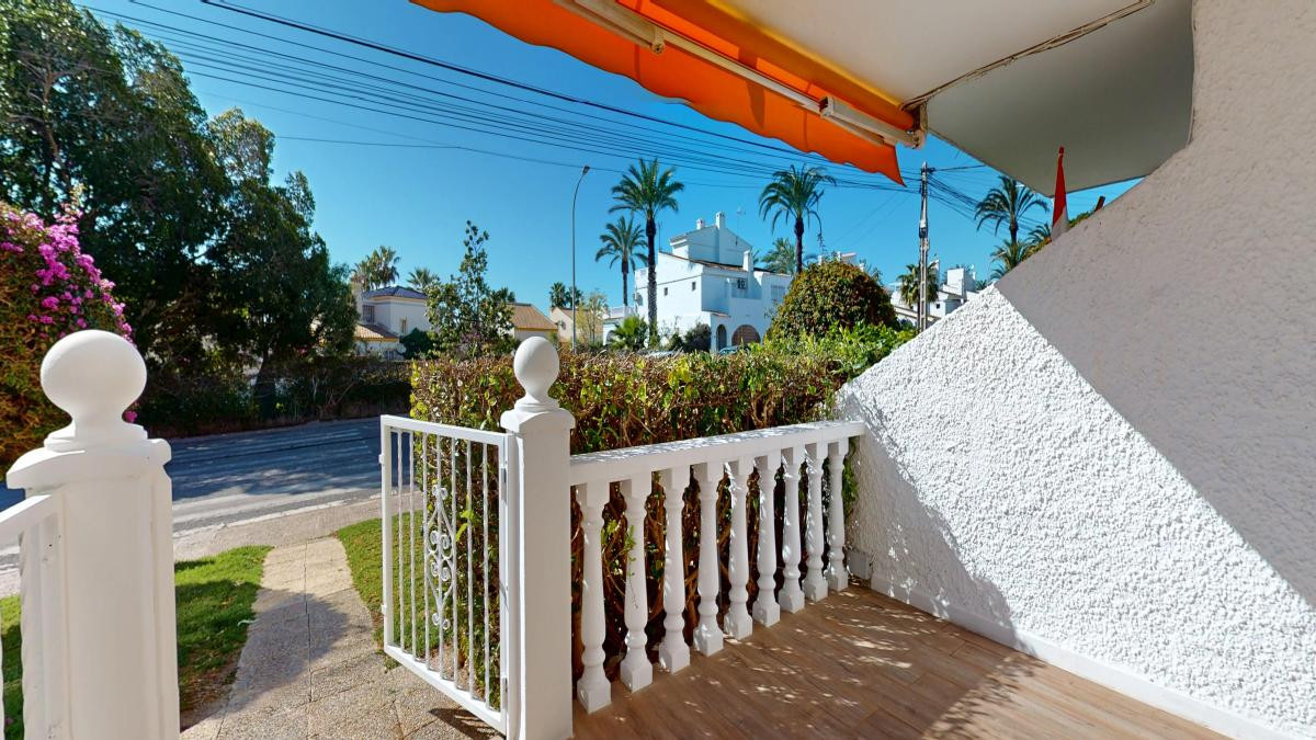 For sale - 2 Bedroom 1 Bathroom Apartment - Ground Floor Apartment in Orihuela - Villamartin  - Alicante