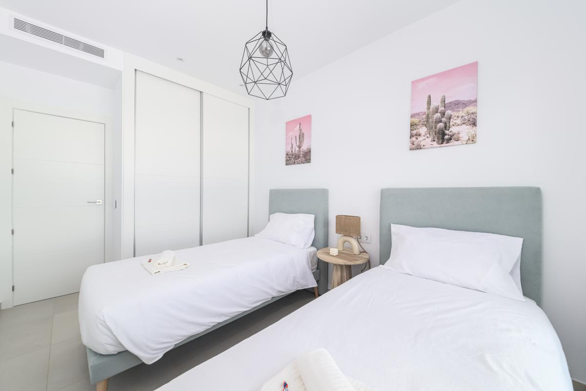 For sale - 3 Bedroom 2 Bathroom Apartment - Middle Floor Apartment in Pilar de la Horadada - Pilar de la Horadada Centro  - Alicante