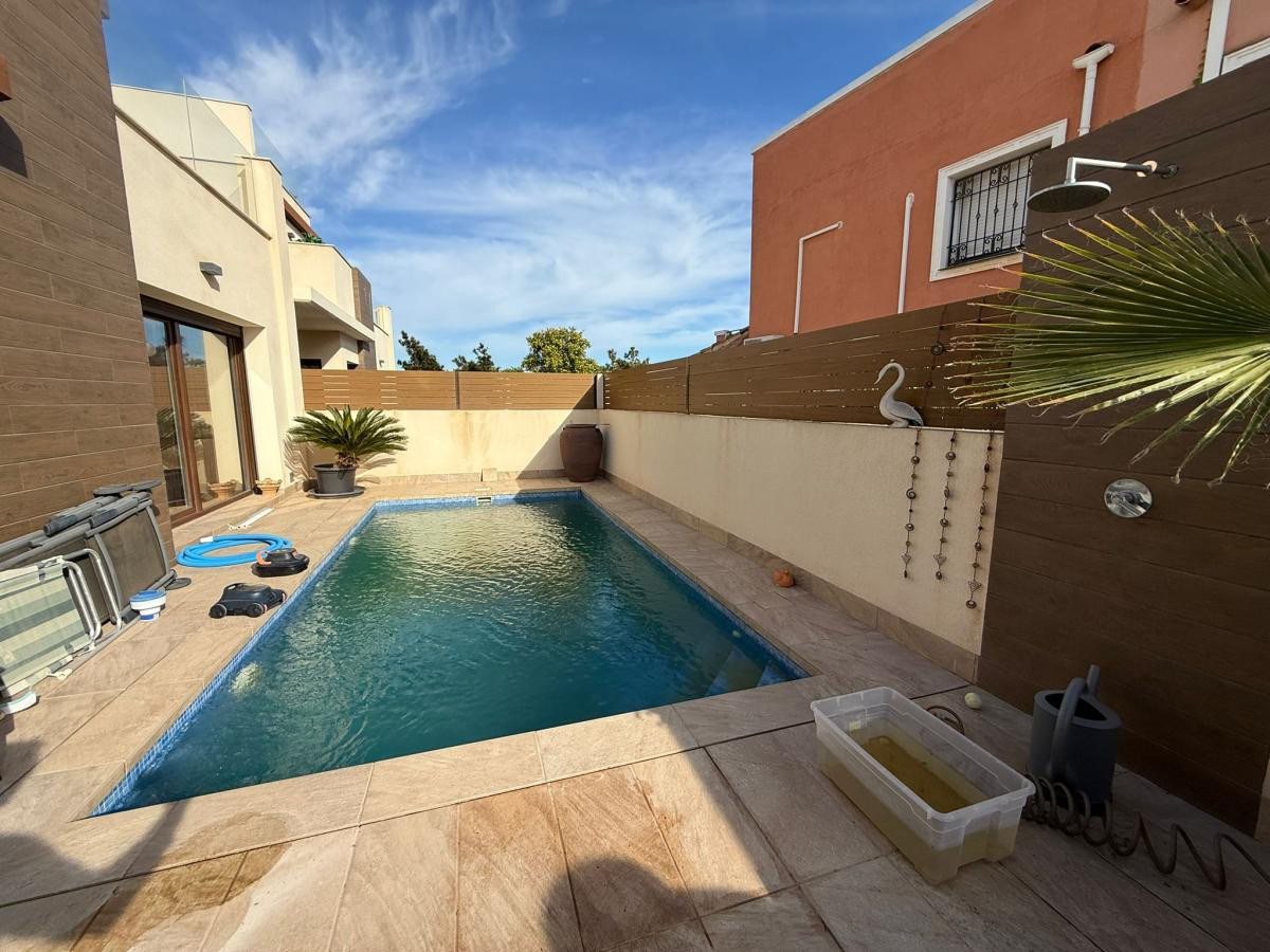 For sale - 3 Bedroom 3 Bathroom House - Detached Villa in Los Montesinos - Los Montesinos Centro  - Alicante