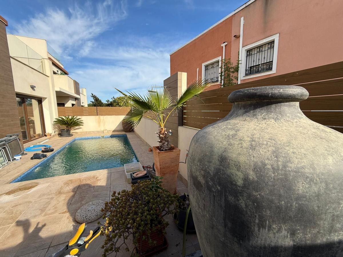 For sale - 3 Bedroom 3 Bathroom House - Detached Villa in Los Montesinos - Los Montesinos Centro  - Alicante