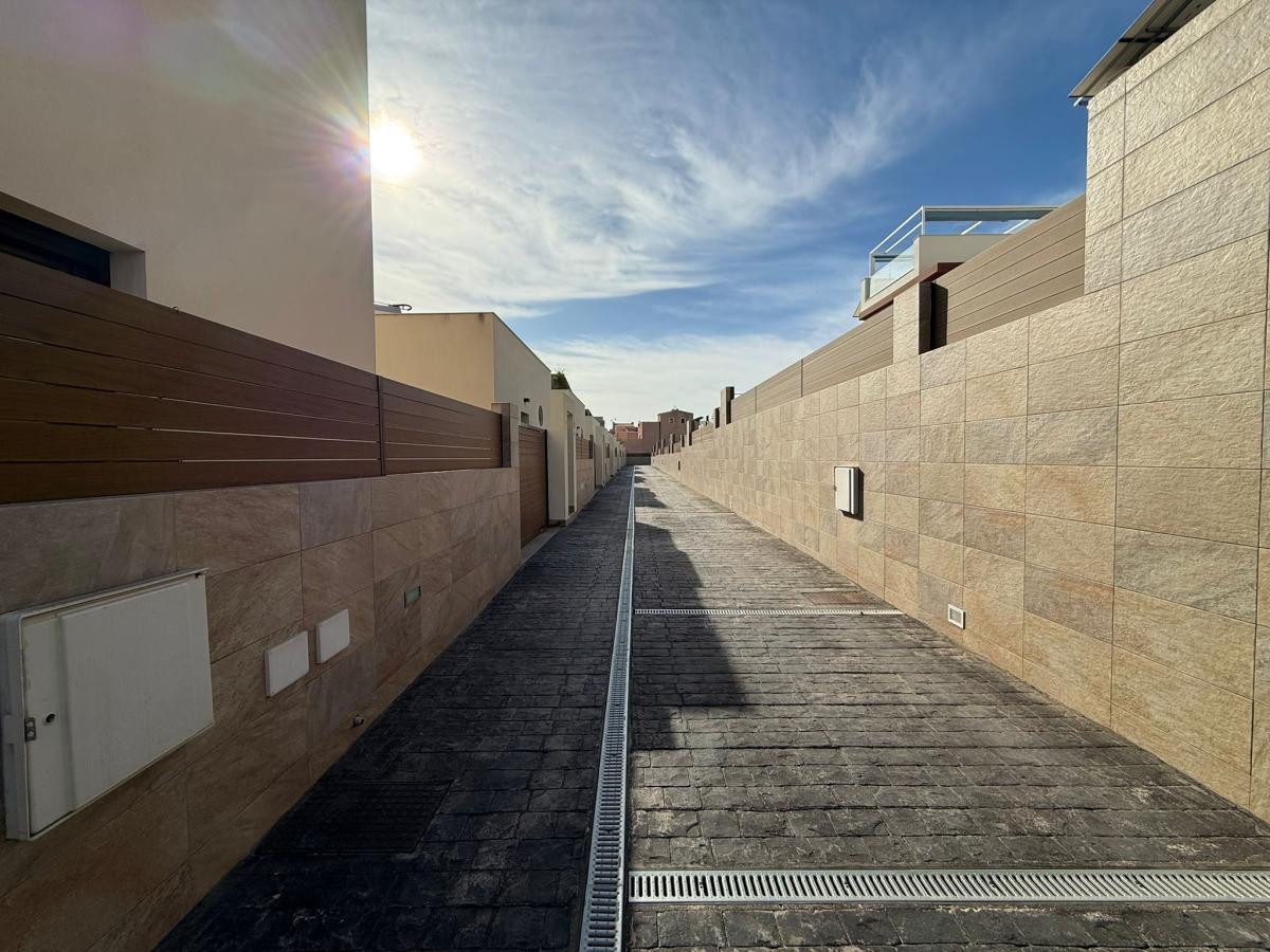 For sale - 3 Bedroom 3 Bathroom House - Detached Villa in Los Montesinos - Los Montesinos Centro  - Alicante