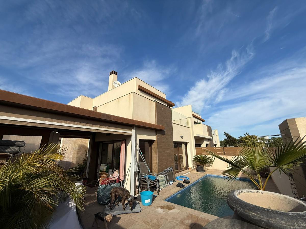 For sale - 3 Bedroom 3 Bathroom House - Detached Villa in Los Montesinos - Los Montesinos Centro  - Alicante