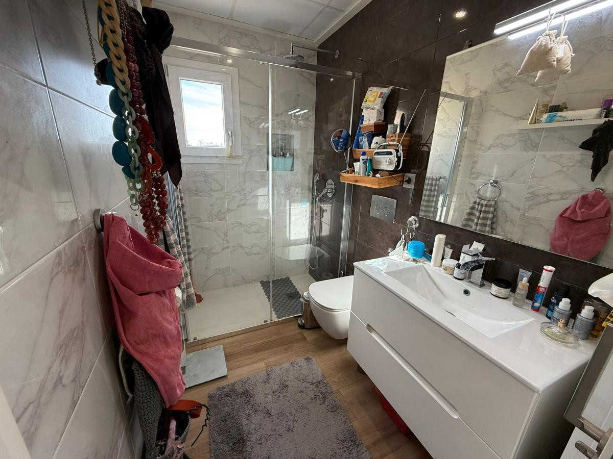 For sale - 3 Bedroom 3 Bathroom House - Detached Villa in Los Montesinos - Los Montesinos Centro  - Alicante