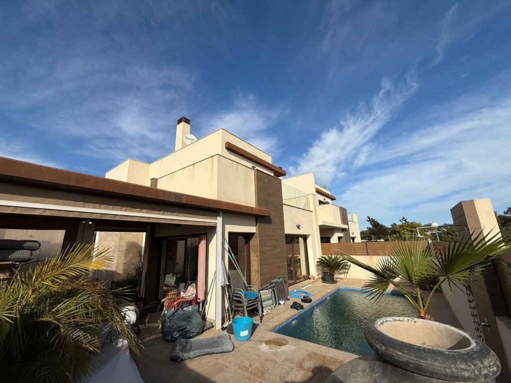 3 Bedroom 3 Bathroom House - Detached Villa in Los Montesinos