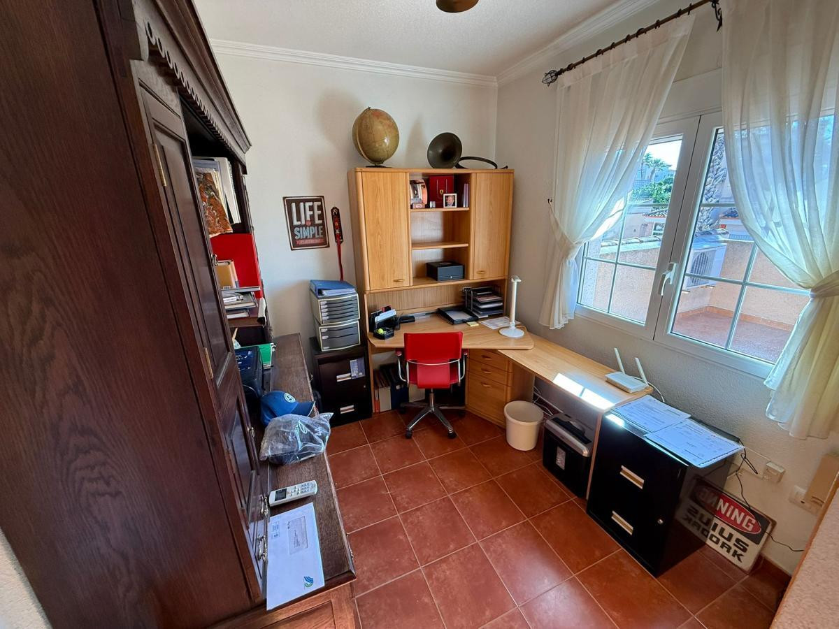 For sale - 3 Bedroom 2 Bathroom House - Detached Villa in San Miguel de Salinas - San Miguel de Salinas Centro  - Alicante