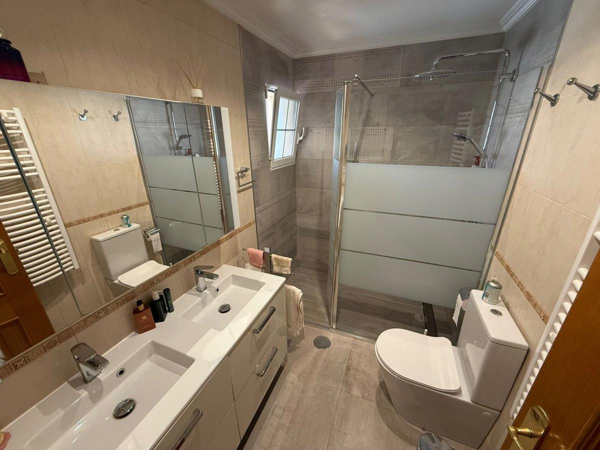 For sale - 3 Bedroom 2 Bathroom House - Detached Villa in San Miguel de Salinas - San Miguel de Salinas Centro  - Alicante