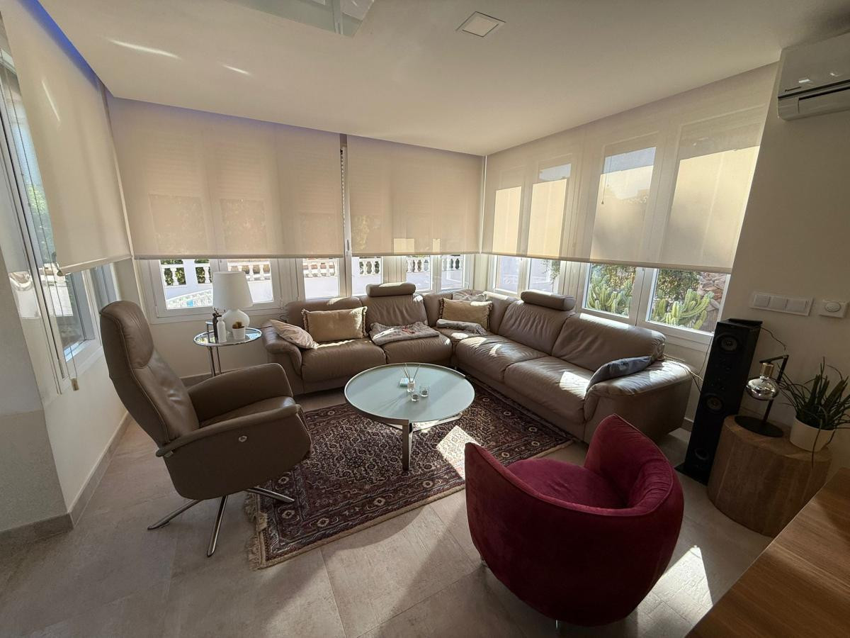 For sale - 3 Bedroom 2 Bathroom House - Detached Villa in San Miguel de Salinas - San Miguel de Salinas Centro  - Alicante