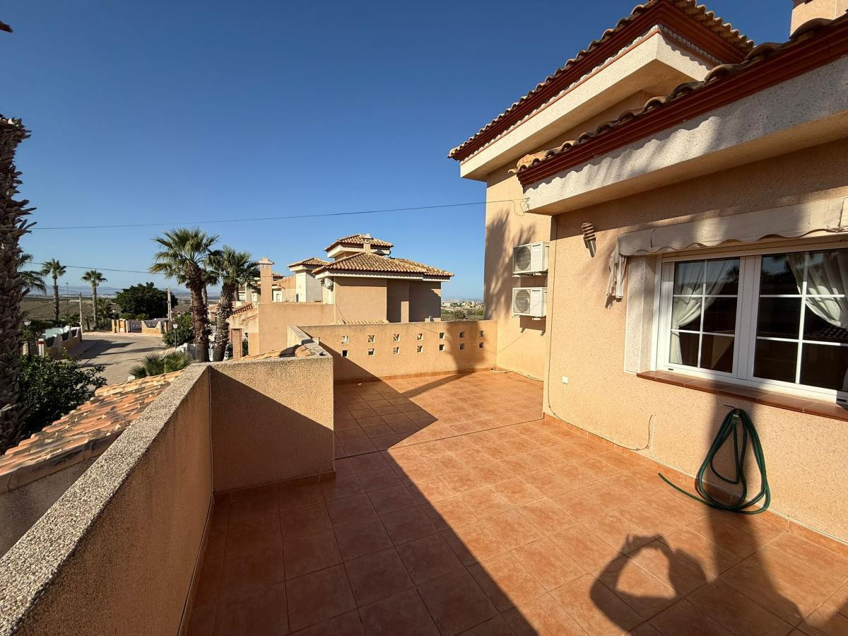 For sale - 3 Bedroom 2 Bathroom House - Detached Villa in San Miguel de Salinas - San Miguel de Salinas Centro  - Alicante