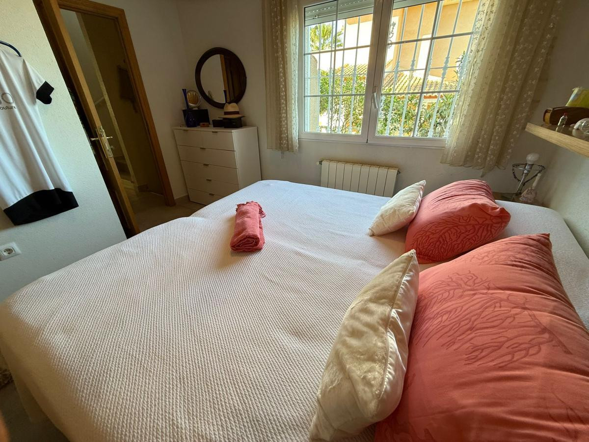 For sale - 3 Bedroom 2 Bathroom House - Detached Villa in San Miguel de Salinas - San Miguel de Salinas Centro  - Alicante