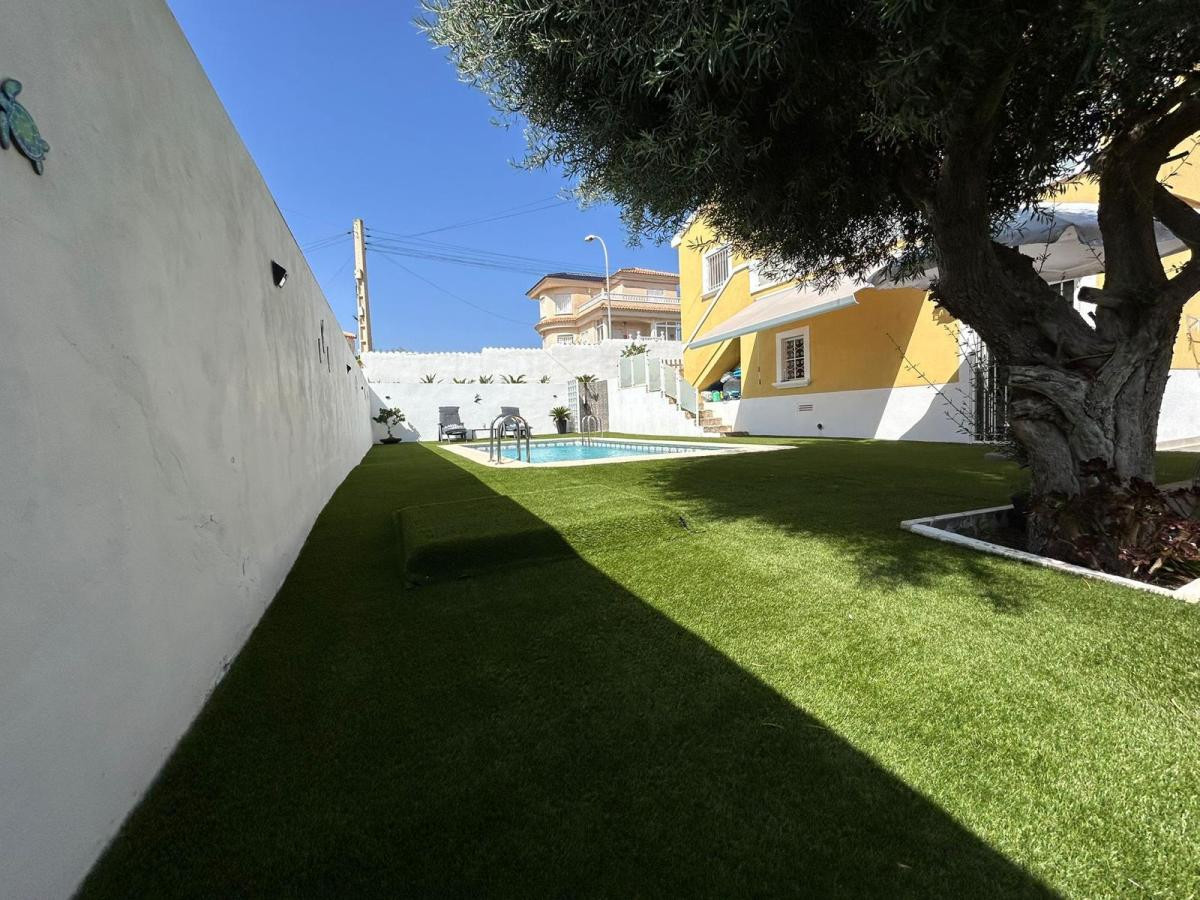 For sale - 3 Bedroom 3 Bathroom House - Detached Villa in San Miguel de Salinas - San Miguel de Salinas Centro  - Alicante