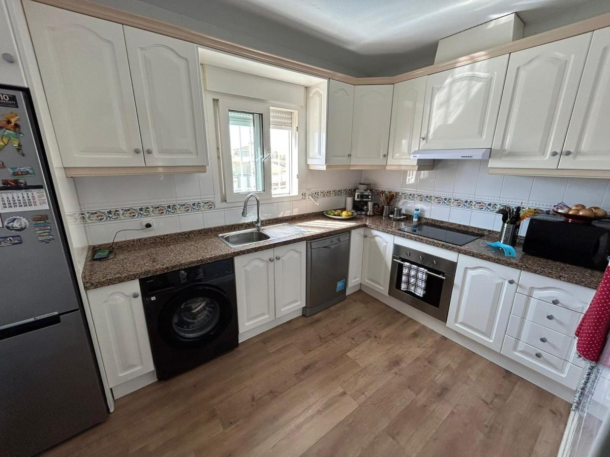 For sale - 3 Bedroom 3 Bathroom House - Detached Villa in San Miguel de Salinas - San Miguel de Salinas Centro  - Alicante