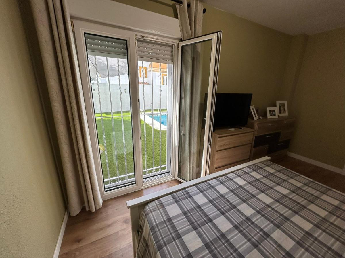 For sale - 3 Bedroom 3 Bathroom House - Detached Villa in San Miguel de Salinas - San Miguel de Salinas Centro  - Alicante