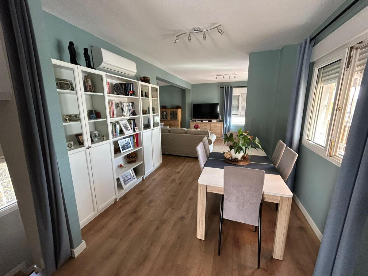 For sale - 3 Bedroom 3 Bathroom House - Detached Villa in San Miguel de Salinas - San Miguel de Salinas Centro  - Alicante