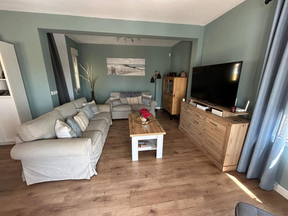 For sale - 3 Bedroom 3 Bathroom House - Detached Villa in San Miguel de Salinas - San Miguel de Salinas Centro  - Alicante