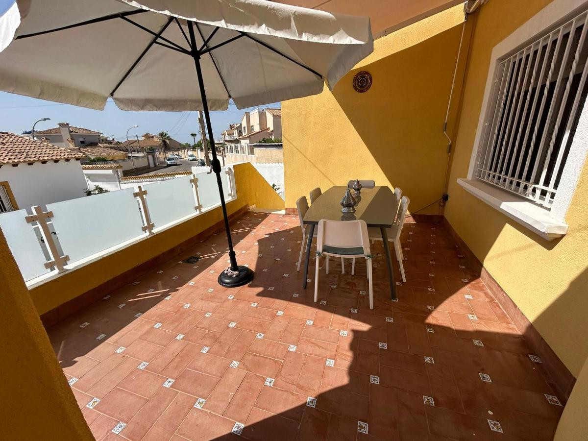 For sale - 3 Bedroom 3 Bathroom House - Detached Villa in San Miguel de Salinas - San Miguel de Salinas Centro  - Alicante