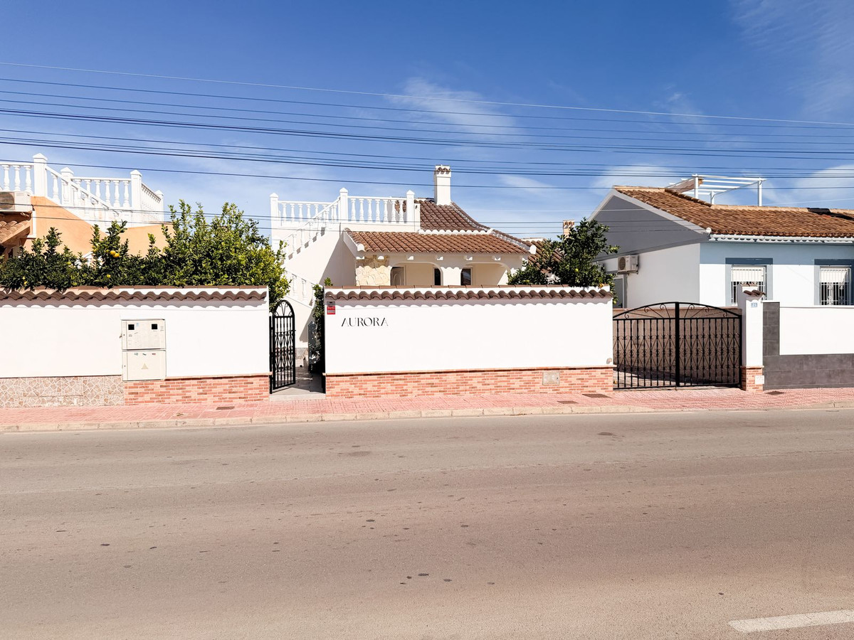 For sale - 2 Bedroom 2 Bathroom House - Detached Villa in Orihuela - Playa Flamenca  - Alicante