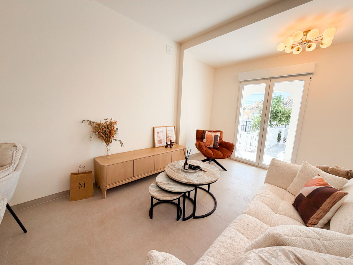 For sale - 2 Bedroom 2 Bathroom House - Detached Villa in Orihuela - Playa Flamenca  - Alicante