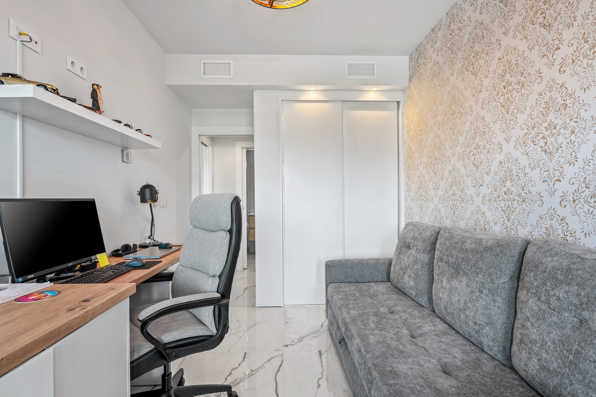 For sale - 2 Bedroom 2 Bathroom Apartment - Middle Floor Apartment in Orihuela - Los Altos  - Alicante