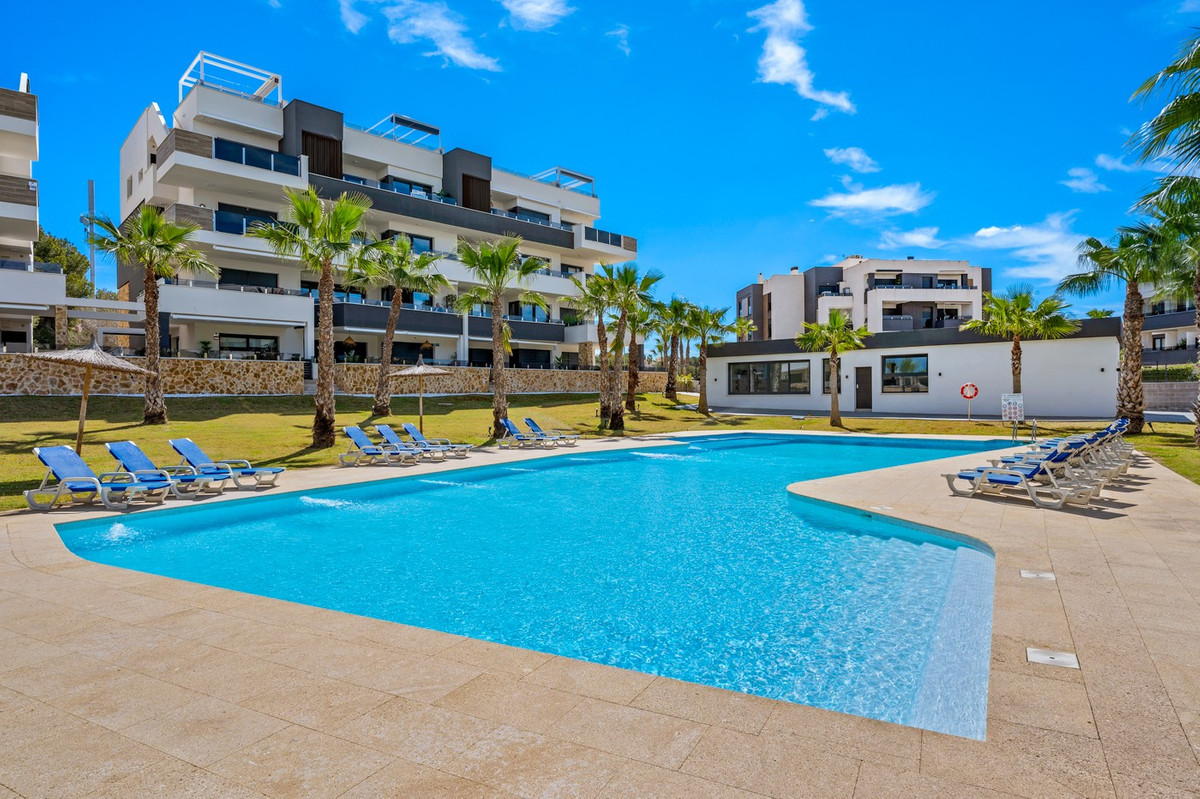 For sale - 2 Bedroom 2 Bathroom Apartment - Middle Floor Apartment in Orihuela - Los Altos  - Alicante