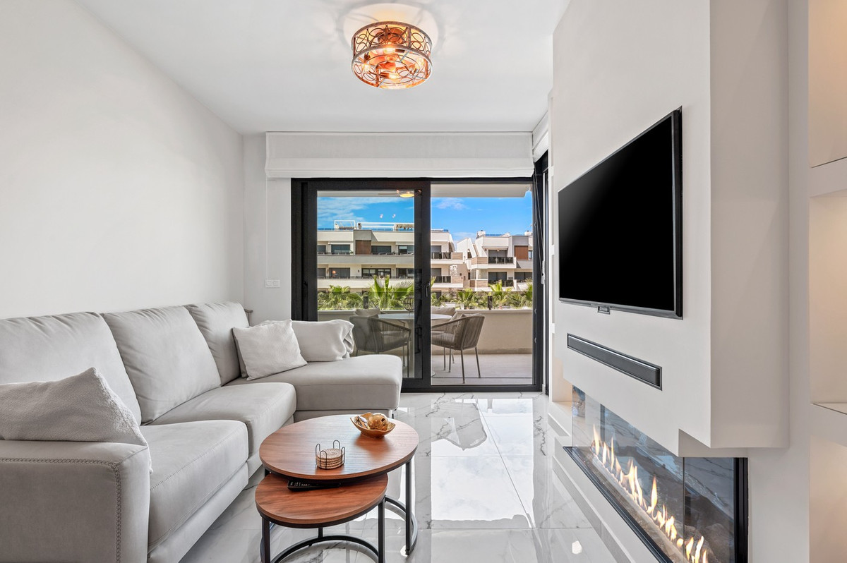 For sale - 2 Bedroom 2 Bathroom Apartment - Middle Floor Apartment in Orihuela - Los Altos  - Alicante