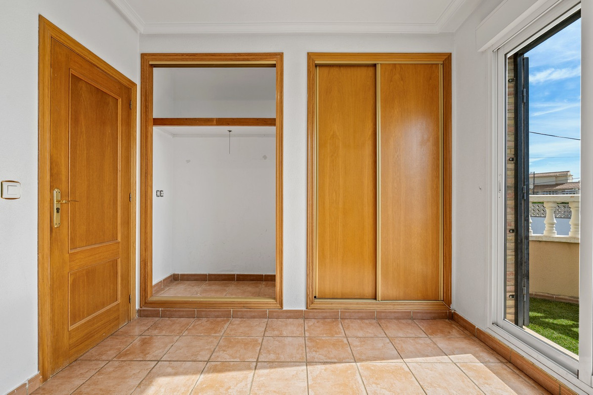 For sale - 3 Bedroom 1 Bathroom House - Detached Villa in Orihuela - Orihuela Costa  - Alicante