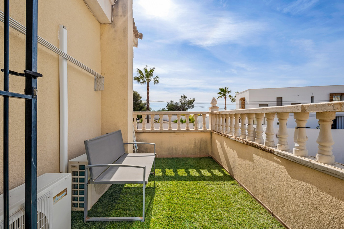 For sale - 3 Bedroom 1 Bathroom House - Detached Villa in Orihuela - Orihuela Costa  - Alicante