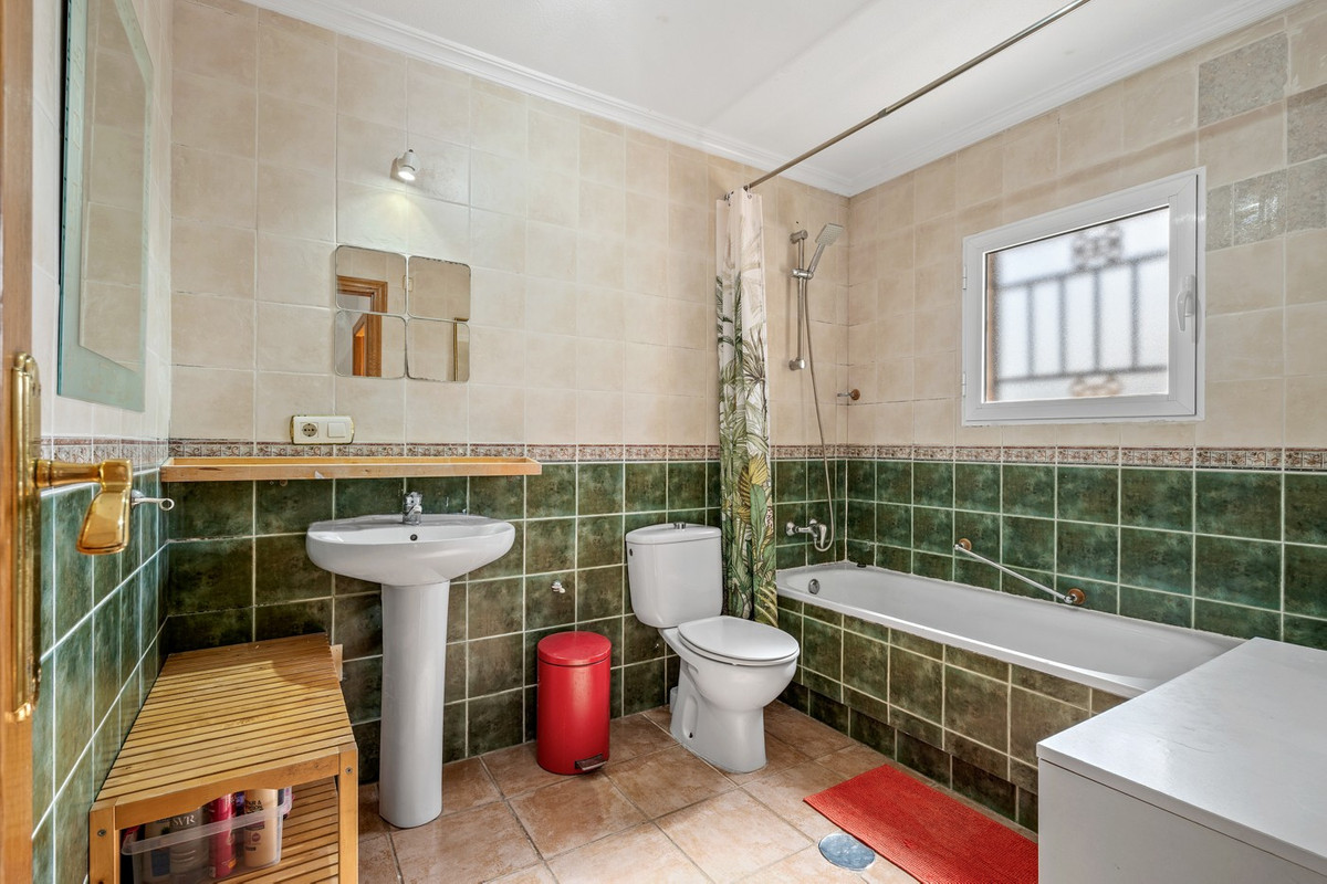 For sale - 3 Bedroom 1 Bathroom House - Detached Villa in Orihuela - Orihuela Costa  - Alicante