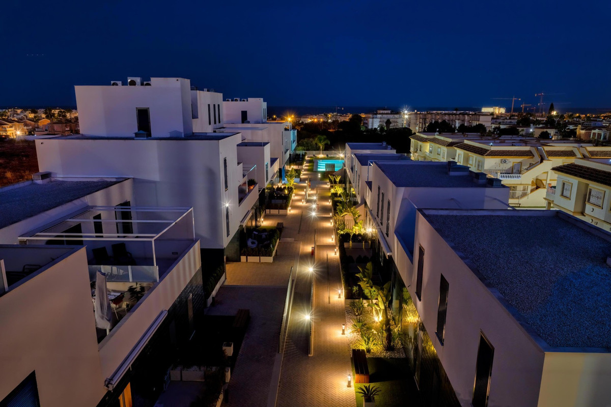 For sale - 1 Bedroom 1 Bathroom Apartment - Middle Floor Apartment in Orihuela - Playa Flamenca  - Alicante